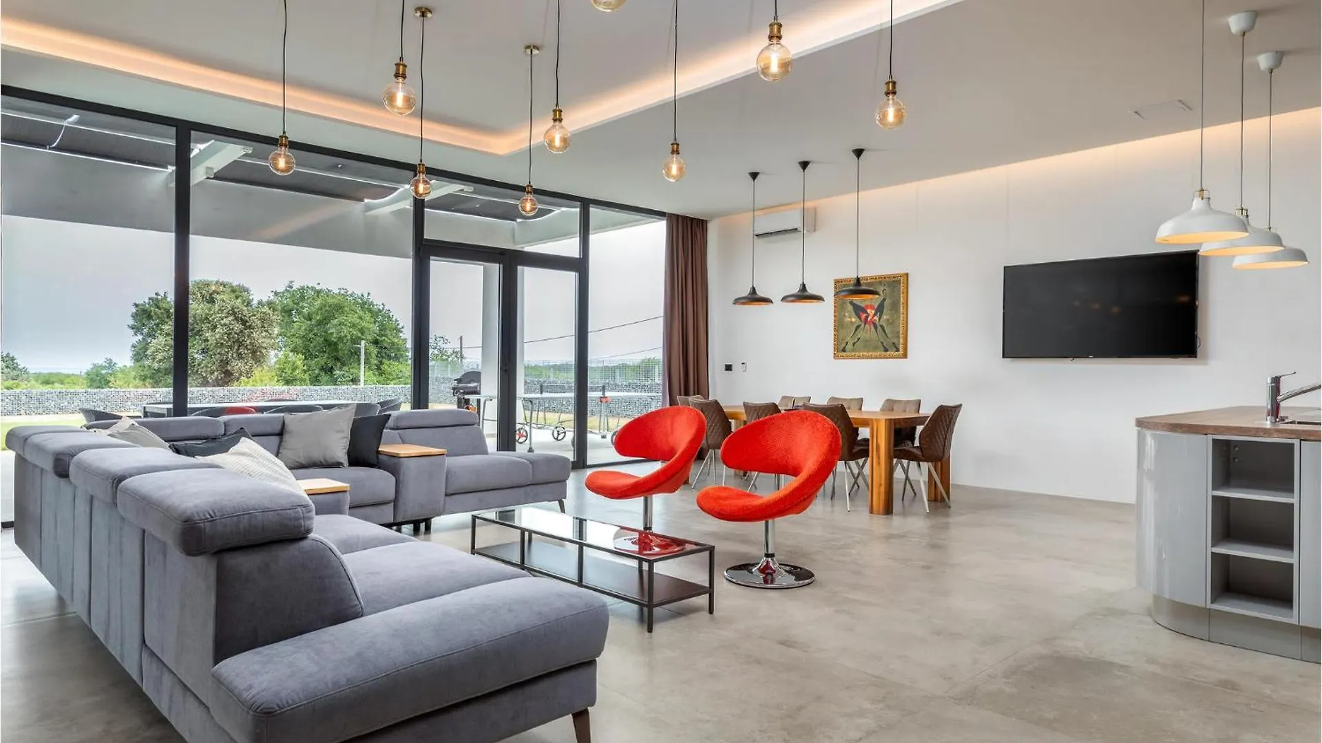 Lovely Home In Liznjan With Kitchen Holiday home